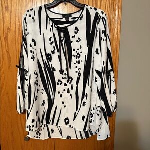 Alfani Black and White Abstract Blouse